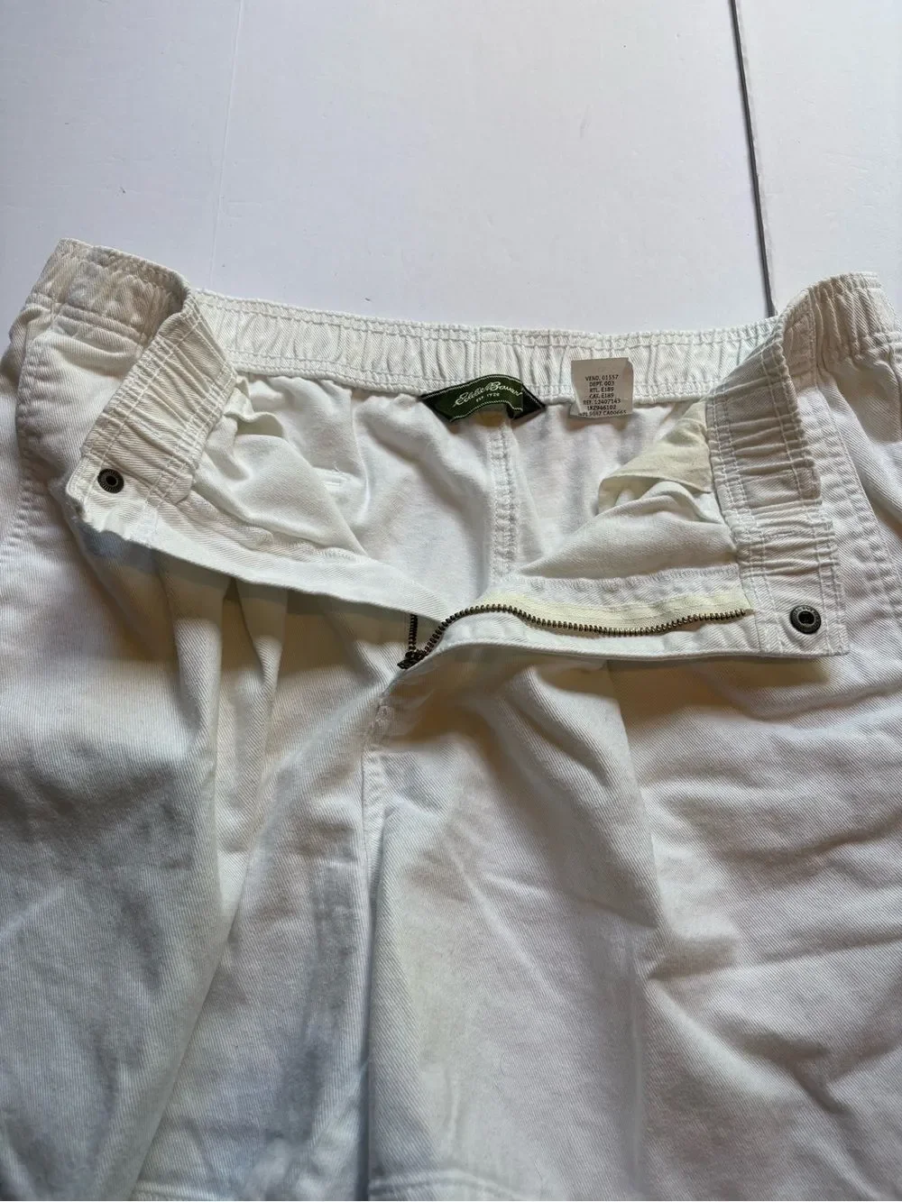 Eddie Bauer Men's Relaxed Fit Elastic-Waist Cotton Shorts - White Size Large